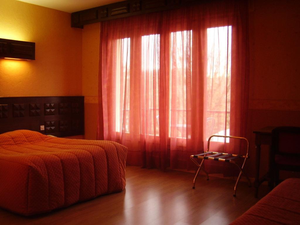 Logis Hotel Restaurant Chez Nous Sainte-Croix  Δωμάτιο φωτογραφία