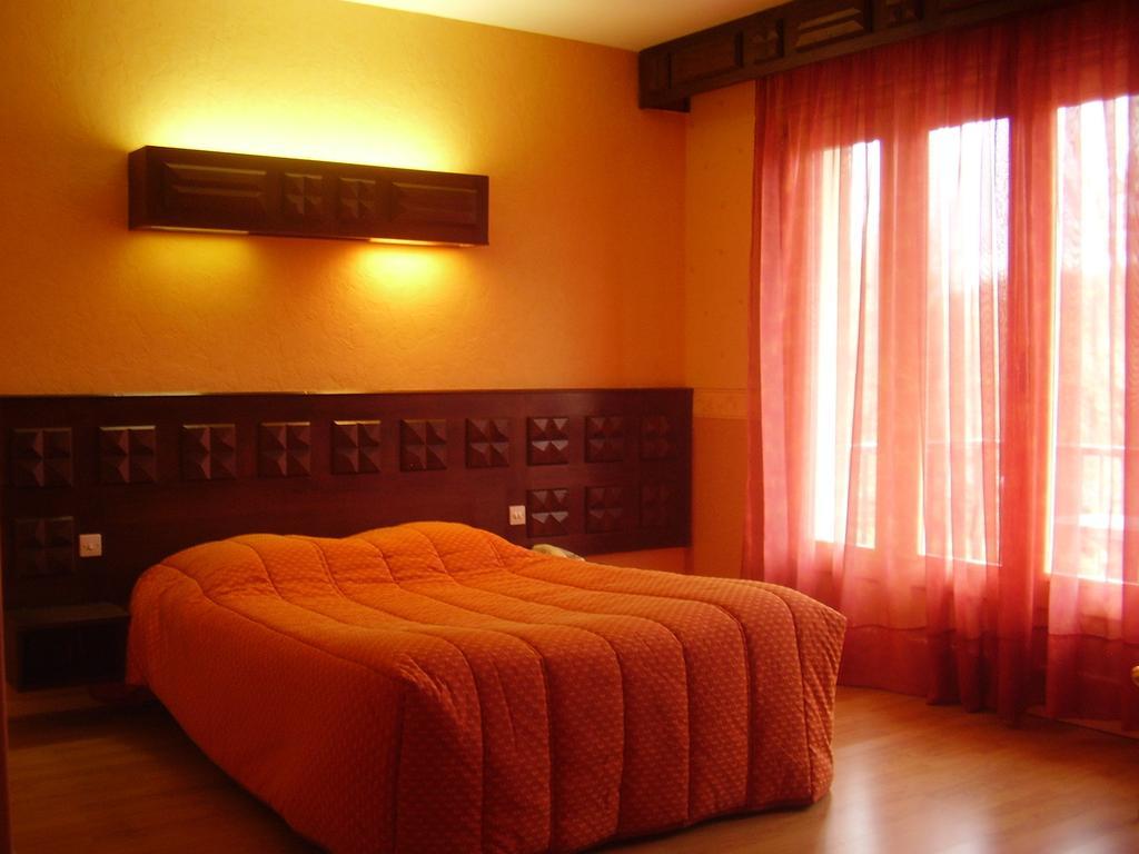 Logis Hotel Restaurant Chez Nous Sainte-Croix  Δωμάτιο φωτογραφία